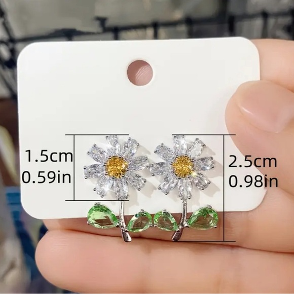 Pretty Yellow Daisy Pierced Earrings - Picture 4 of 9